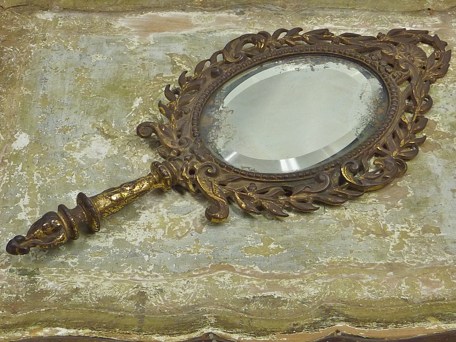 В старину когда стеклянных зеркал. Зеркало Джона Пекама. Венецианские зеркала 17 века. Зеркала в древнем Риме. Зеркало Луи АРПО.
